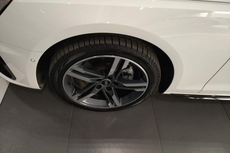 Used Audi A4L 2022 40 TFSI Luxury Dynamic Model