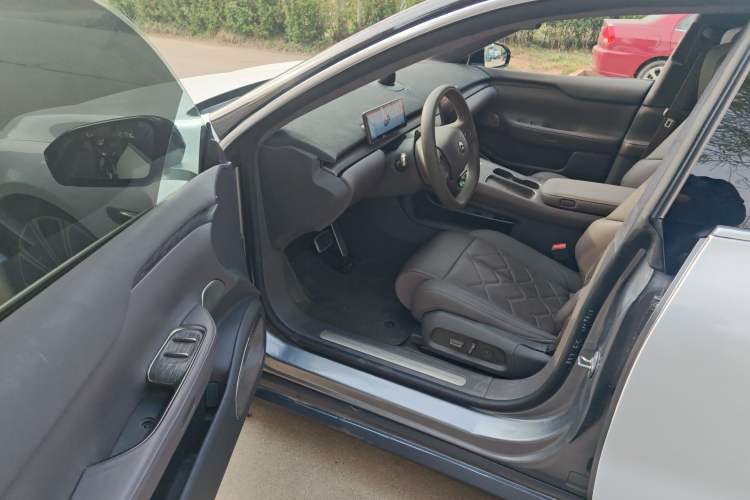 Used Nio ET7 2024 75 kWh Executive Signature Edition
