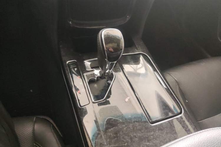 Used Toyota Crown 2018 2.0T Fashion Edition
