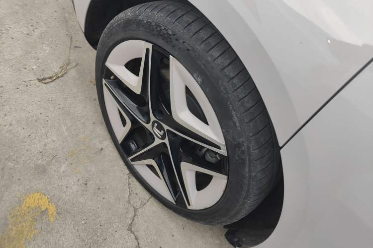 Used Rising R7 2023 Performance Screen Pro Edition