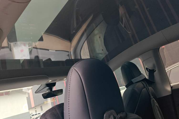 Used Tesla Model Y 2022 Long-Range All-Wheel-Drive Version