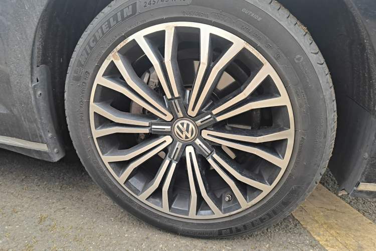 Used Volkswagen Phideon 2018 Revised Version 380TSI Two-Wheel Drive Business Edition
