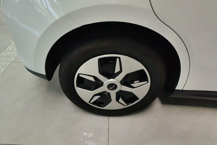 Used JAC Yiwei 3 2024 Zhi'ai Edition 330km Lite Right Rear Wheel Hub