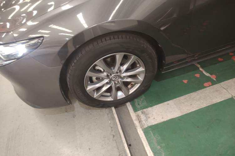 Used Mazda 3 Axela 2020 1.5L Automatic Luxury Version