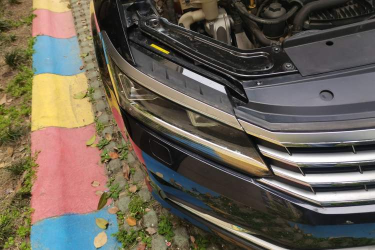 Used Volkswagen Passat 2016 330TSI DSG Prestige Edition Right Front Headlight