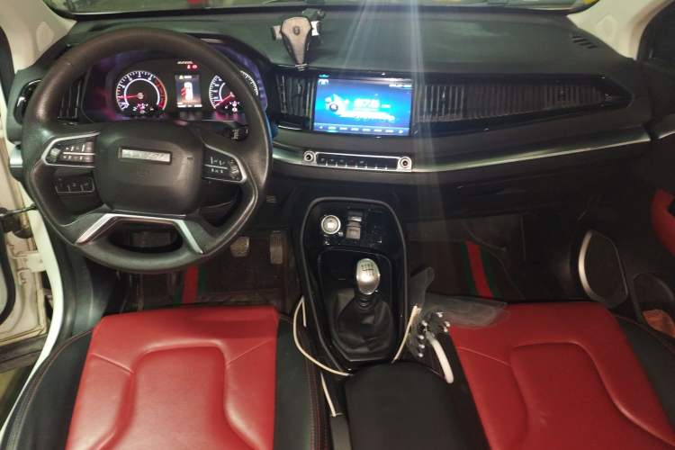 Used Haval H2s 2017 Blue Label 1.5T Manual Comfort Edition Center Console