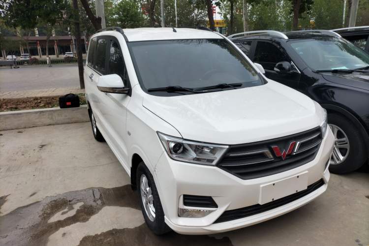 Used Wuling Hongguang 2019 1.5L S Comfort Edition China VI LAR Front Right 45 Deg