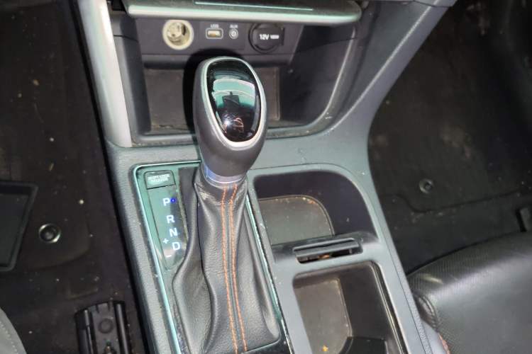 Used Hyundai Sonata 2015 1.6T GLS Smart Model Gear Lever