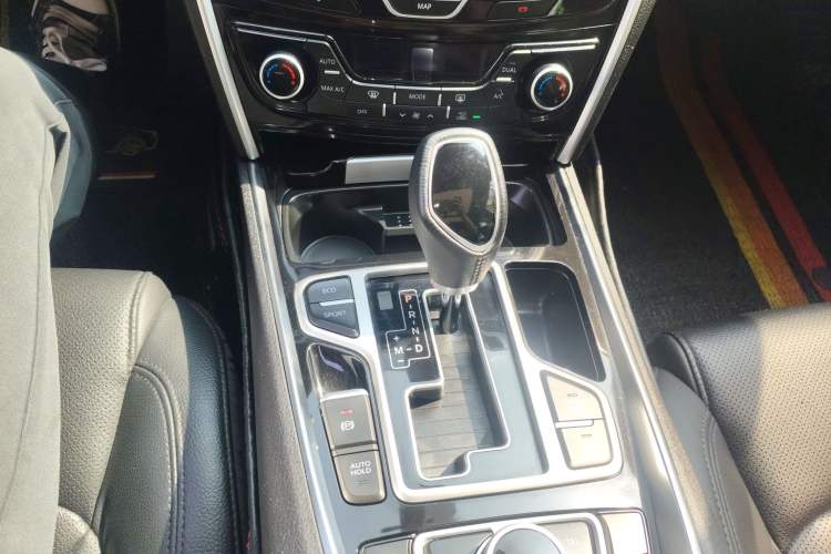 Used Geely Auto Emgrand GT 2016 1.8T Zunya Model Gear Lever