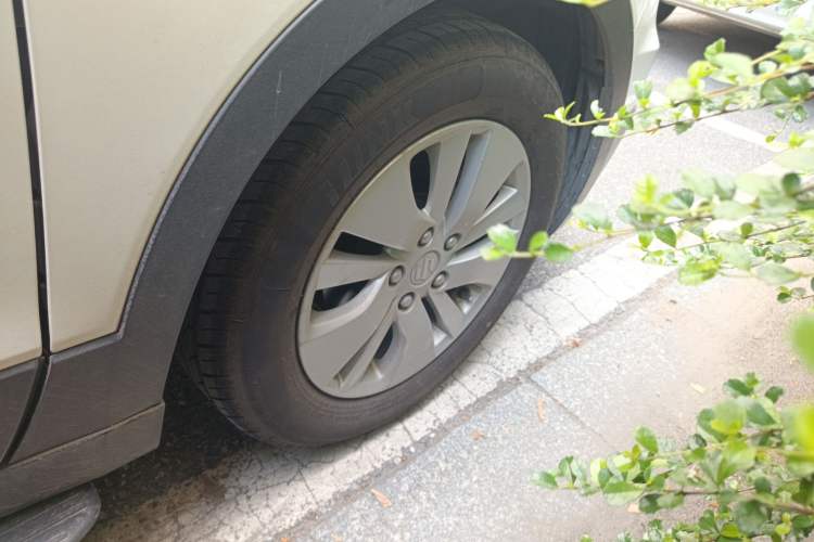 Used Suzuki S-Cross 2014 1.6L CVT Two-Wheel Drive Elite Version Right Front Wheel Hub