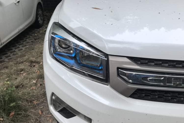 Used CHANGAN CS75 2014 2.0L Manual Luxury Version China V Standard Right Front Headlight