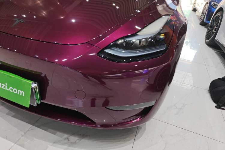 Used Tesla Model Y 2023 Long-Range All-Wheel-Drive Version