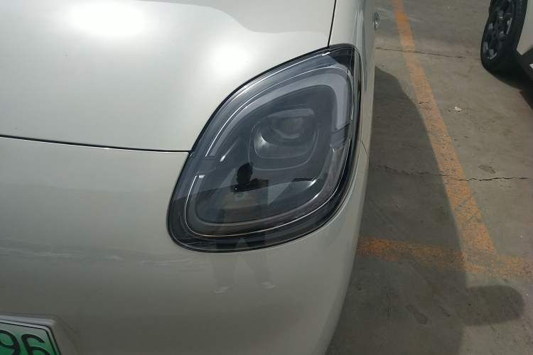 Used Wuling Hongguang MINIEV 2025 Four-Door Version Premium Edition Left Front Headlight