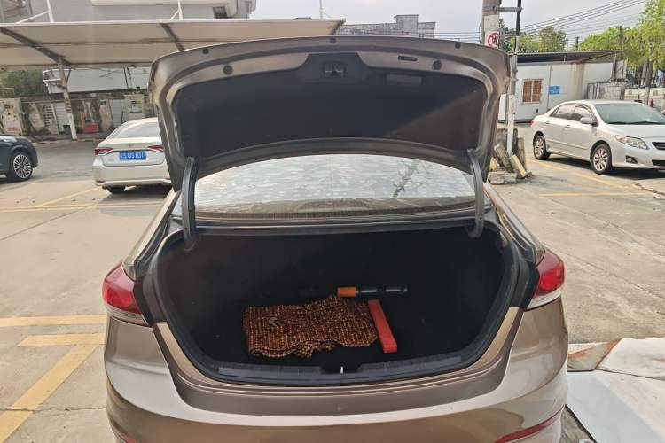 Used Hyundai Elantra (6th Generation / Lingdong) 2016 1.6L Automatic ZhiXuan – Elite Version
