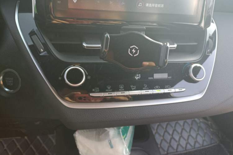 Used Toyota Levin 2021 185T CVT Luxury Edition Audio And AC Panel