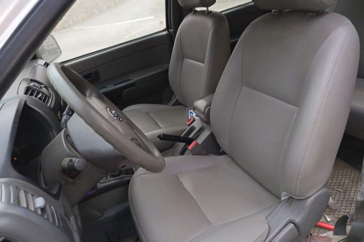 Used Great Wall Wingle 5 2011 2.8T Business Edition Elite Version Left Front Seat