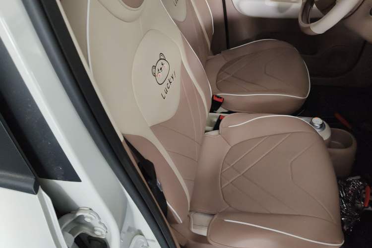 Used Wuling Hongguang MINIEV 2025 Four-Door Version Zhenxiang+ Edition Right Front Seat