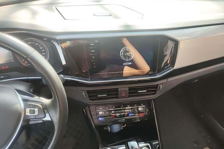 Used Volkswagen Tayron 2020 330TSI Two-Wheel Drive Luxury Smart Connectivity Version Audio And AC Panel