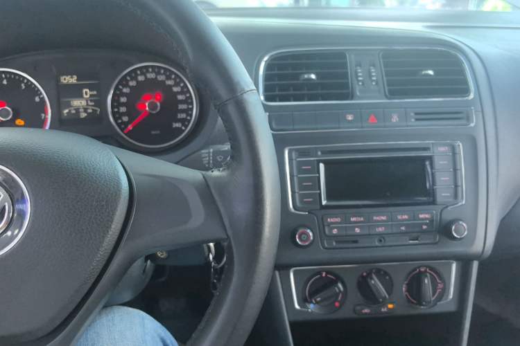 Used Volkswagen Polo 2014 1.4L Manual Comfort Edition