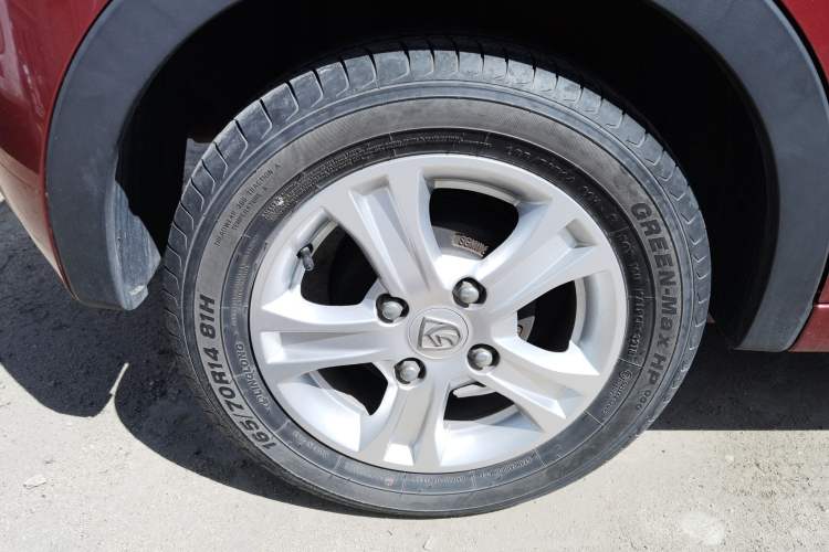 Used Baojun 310 2017 1.5L Automatic Fashion Model Right Rear Wheel Hub