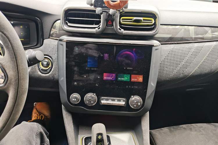 Used Lynk & Co 03 2019 03+ 2.0TD Automatic Wind-Chasing Edition Audio And AC Panel