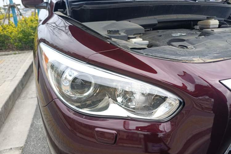 Used Infiniti QX60 2014 3.5L Four-Wheel Drive All-Terrain Version Right Front Headlight