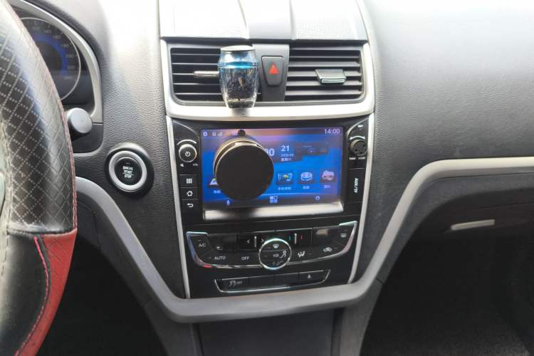 Used Geely Auto Emgrand 2015 Sedan 1.5L Manual - Top Trim Level
