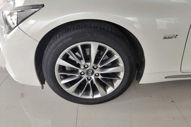 Used Infiniti Q50L 2018 2.0T Enjoyment Edition China V standard Left Front Wheel Hub