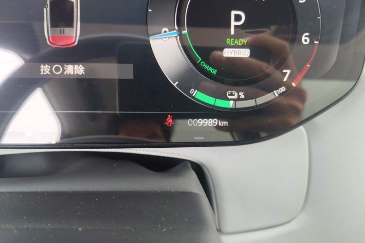 Used Land Rover Range SportNew Energy 2023 P510e Plug-in Hybrid – First Edition Odometer Close Up