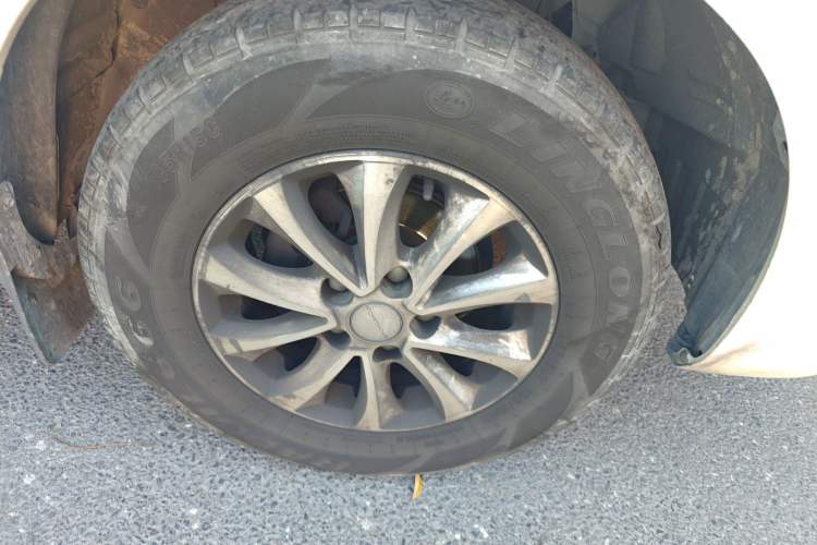 Used FORTHING Lingzhi M5 2022 Standard Version Base Model 7 Seats
