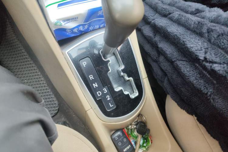 Used Hyundai Verna (older generation) 2010 Sedan 1.4L Automatic Luxury GLS Trim
