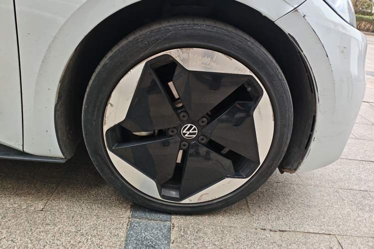 Used Volkswagen ID.3 2023 Upgraded Model Pure Intelligent Enjoyment Version Right Front Wheel Hub