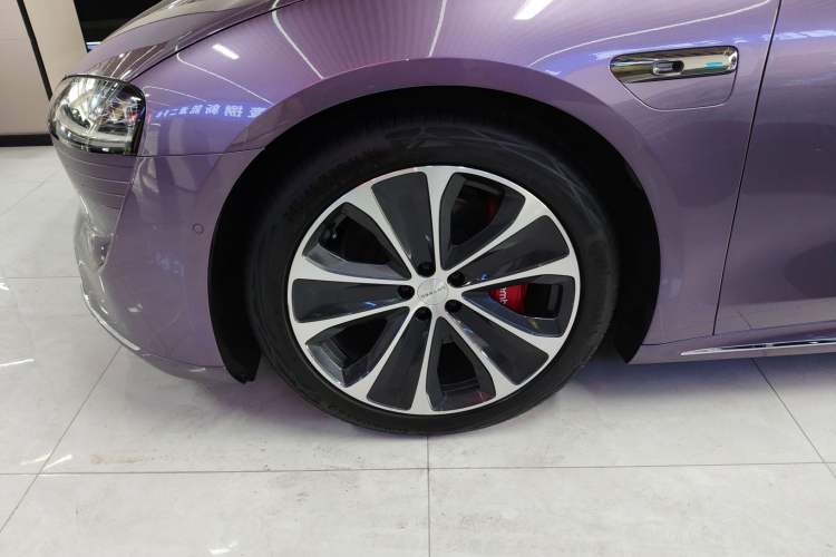 Used Hima Luxeed S7 2024 Ultra Four-Wheel Drive Flagship Edition Left Front Wheel Hub