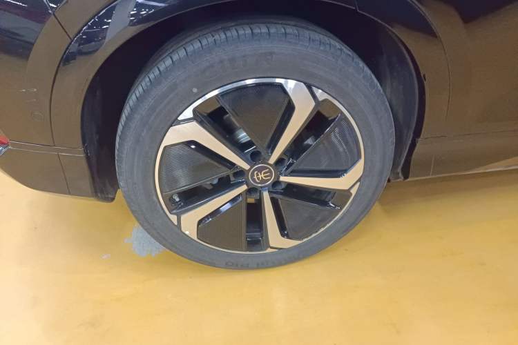 Used BYD Song L EV 2025 Intelligent Driving Version 662 km LiDAR Excellence Edition
