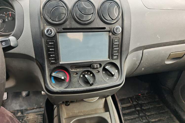 Used Wuling Hongguang 2014 1.2L Base Model China IV Audio And AC Panel