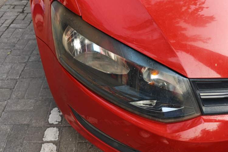 Used Volkswagen Polo 2011 1.4L Manual ZhiShang Edition Right Front Headlight