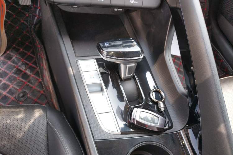 Used Hyundai Elantra 2023 1.5L CVT GLX Elite Edition Gear Lever