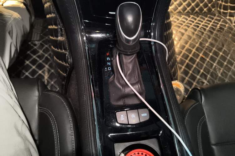 Used Cadillac ATS-L 2017 28T Fashion Edition Gear Lever