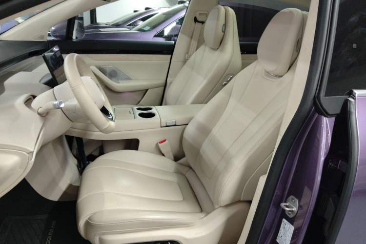 Used Hima Luxeed R7 2025 Range-Extended Version 251 km Max Left Front Seat