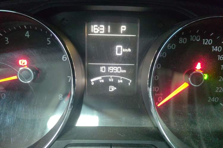 Used Volkswagen Lavida 2017 1.6L Automatic Comfort Edition Odometer Close Up