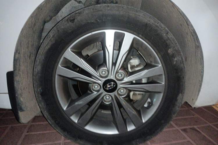 Used Hyundai Elantra (6th Generation / Lingdong) 2016 1.6L Manual ZhiXuan · Dynamic Model
