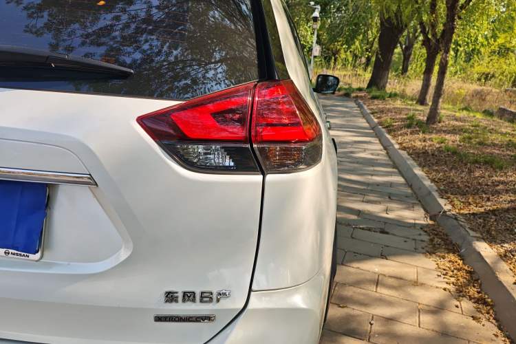 Used Nissan X-Trail 2019 2.0L CVT Comfort Edition 2WD Right Rear Taillight