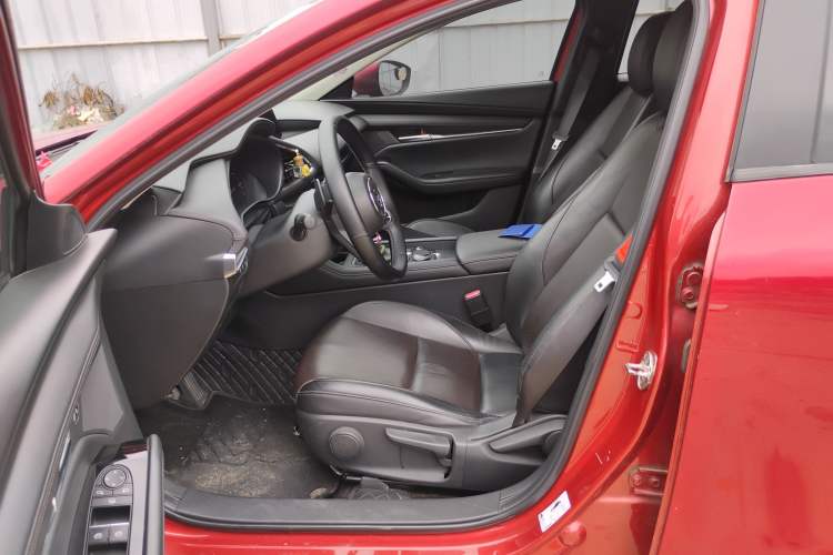 Used Mazda 3 Axela 2020 2.0L Automatic Zhiya Edition Driver Seat