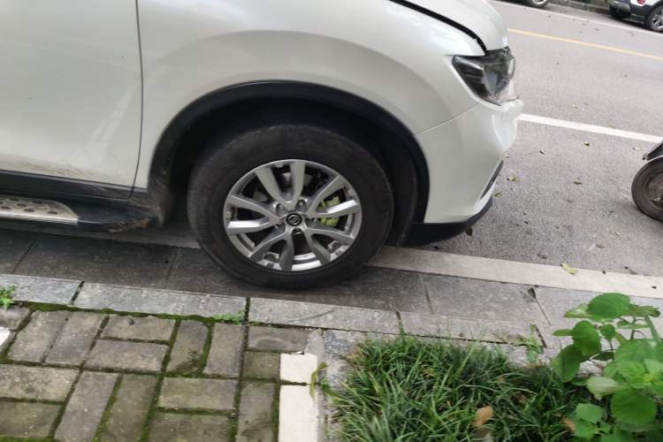 Used Nissan X-Trail 2019 2.0L CVT Comfort Edition 2WD Right Front Wheel Hub