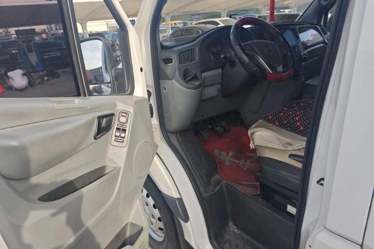 Used Foton Toano 2020 2.5T Manual Tongtu Extended-Wheelbase Mid-Roof 5/6/7-Seater 4J25TC3