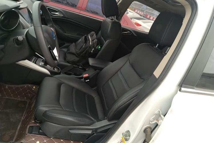 Used BYD Yuan New Energy 2018 EV360 Smart Connect Cool Edition Left Front Seat