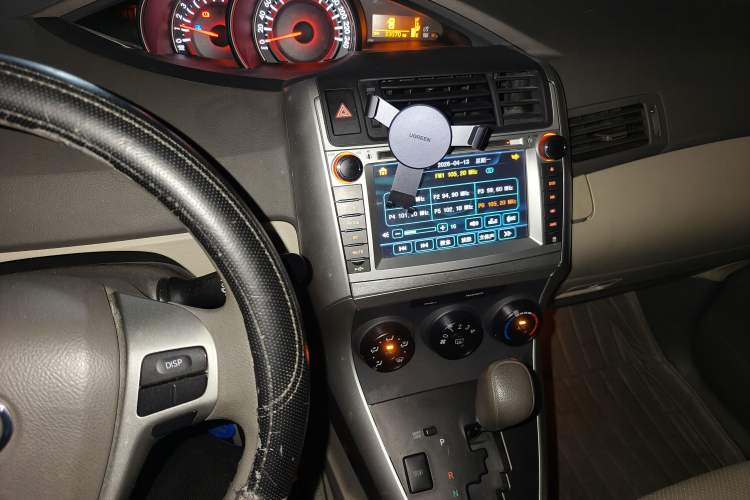 Used Toyota Verso 2011 180G CVT Comfort Edition Audio And AC Panel