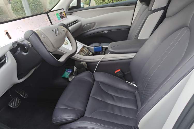 Used IM LS7 2023 90 kWh Elite Rear-Drive Version Left Front Seat