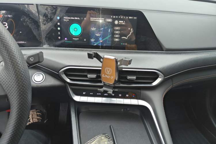 Used Changan UNI-T 2022 1.5T Prestige Version
