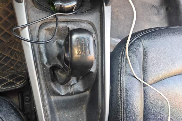 Used Peugeot 301 2018 1.6L Manual Comfort Edition Gear Lever